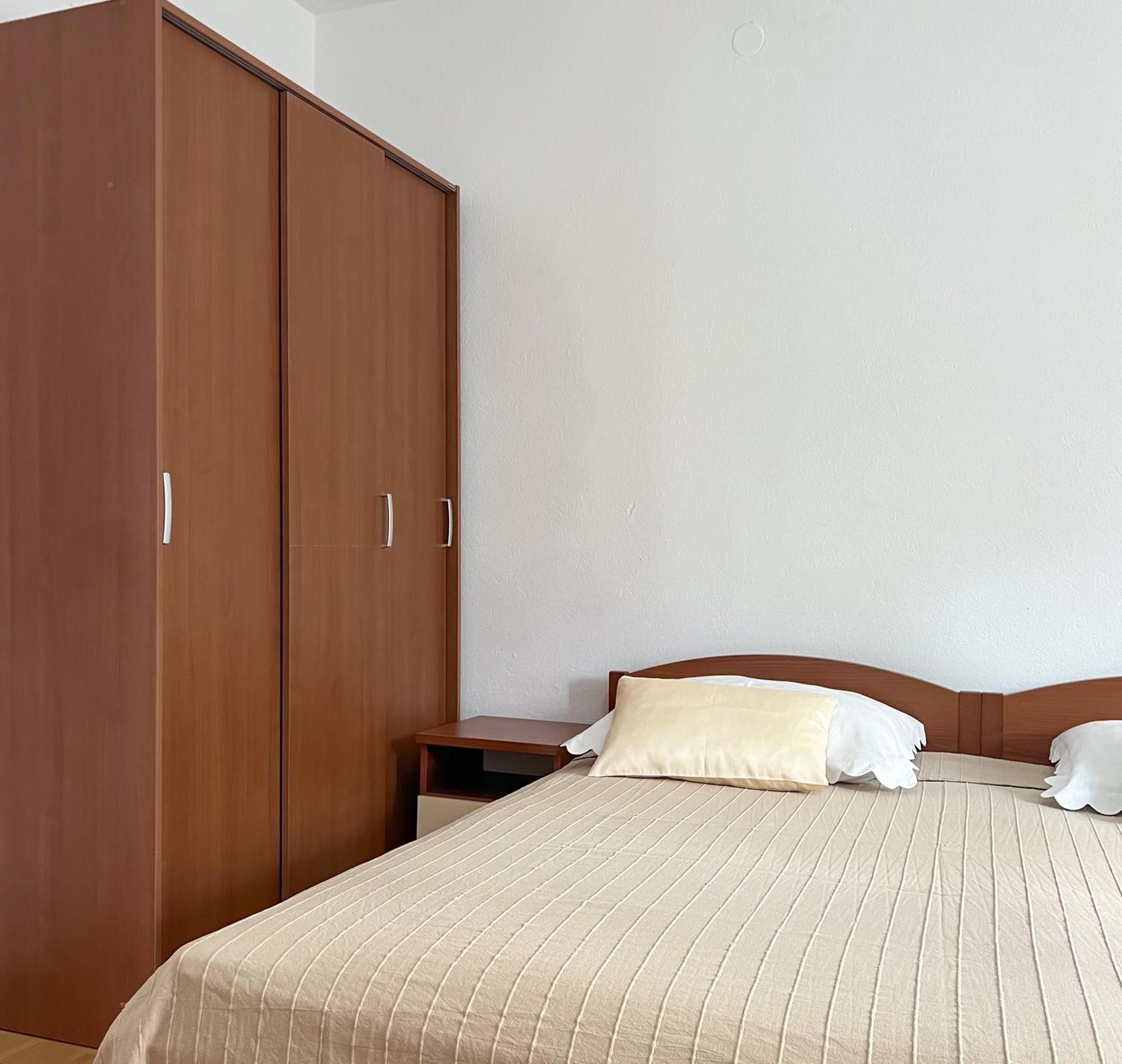 Seaside Apartments And Rooms 巴什卡沃达 外观 照片