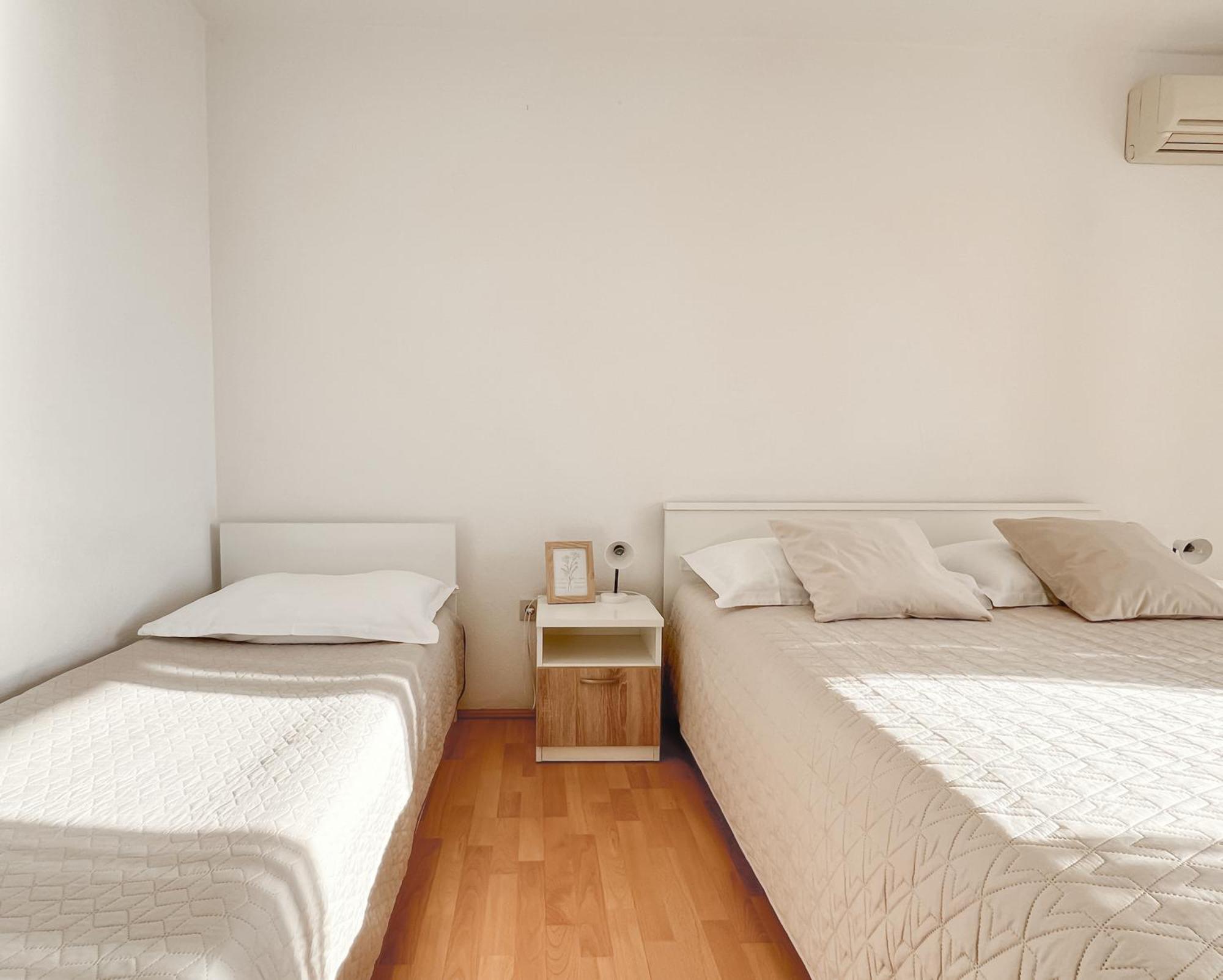 Seaside Apartments And Rooms 巴什卡沃达 外观 照片