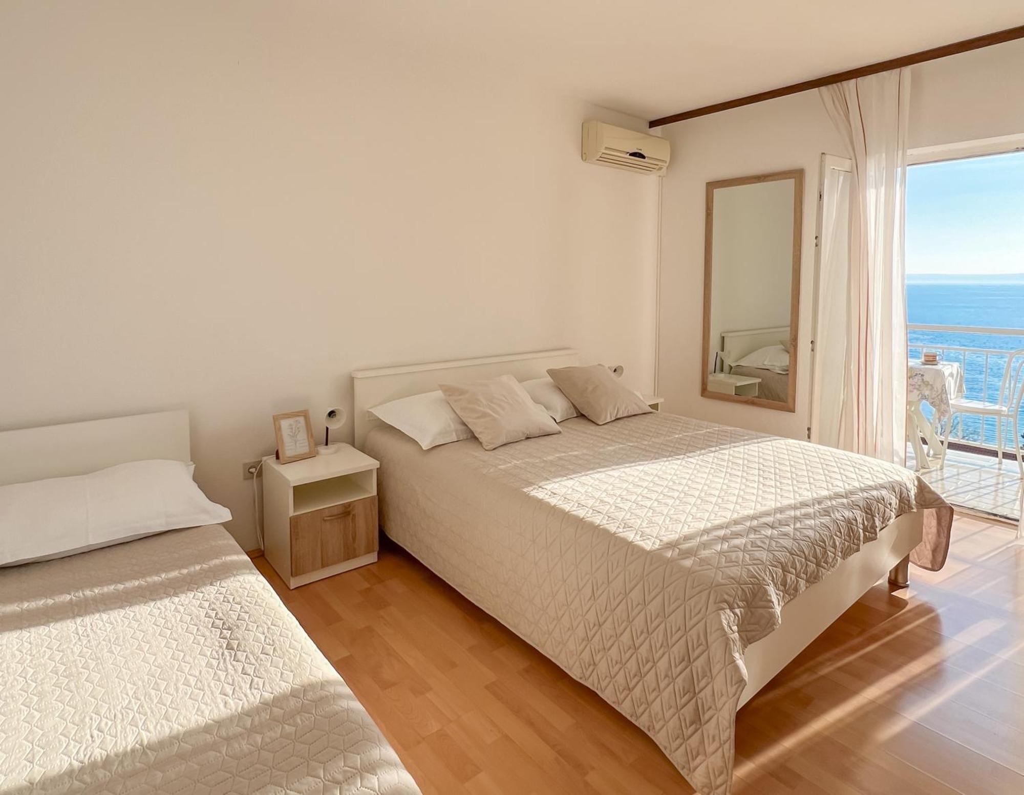 Seaside Apartments And Rooms 巴什卡沃达 外观 照片